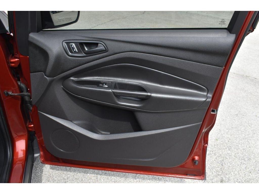 Ford Escape S FWD 2015