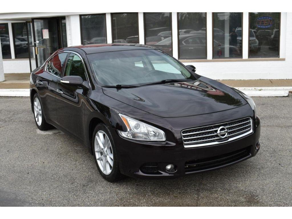Nissan Maxima SV 2011