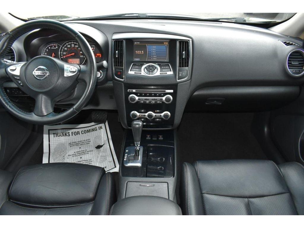 Nissan Maxima SV 2011