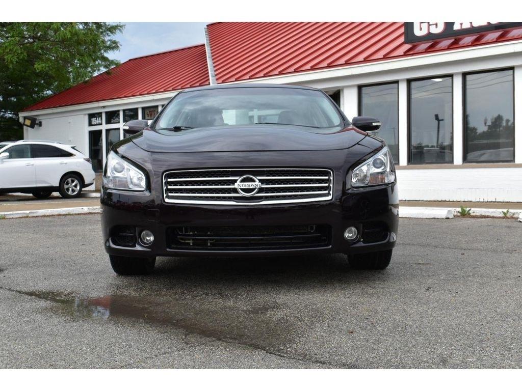 Nissan Maxima SV 2011