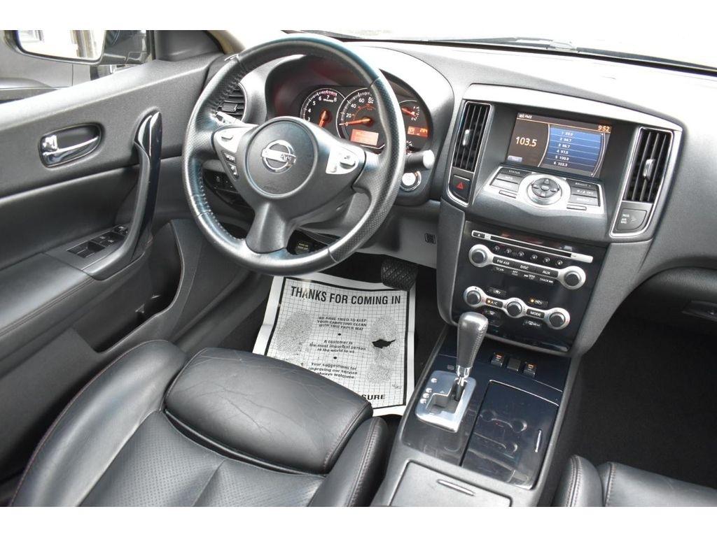 Nissan Maxima SV 2011