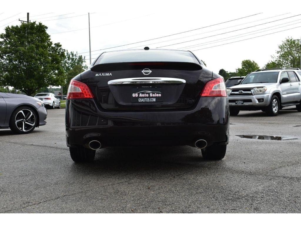 Nissan Maxima SV 2011