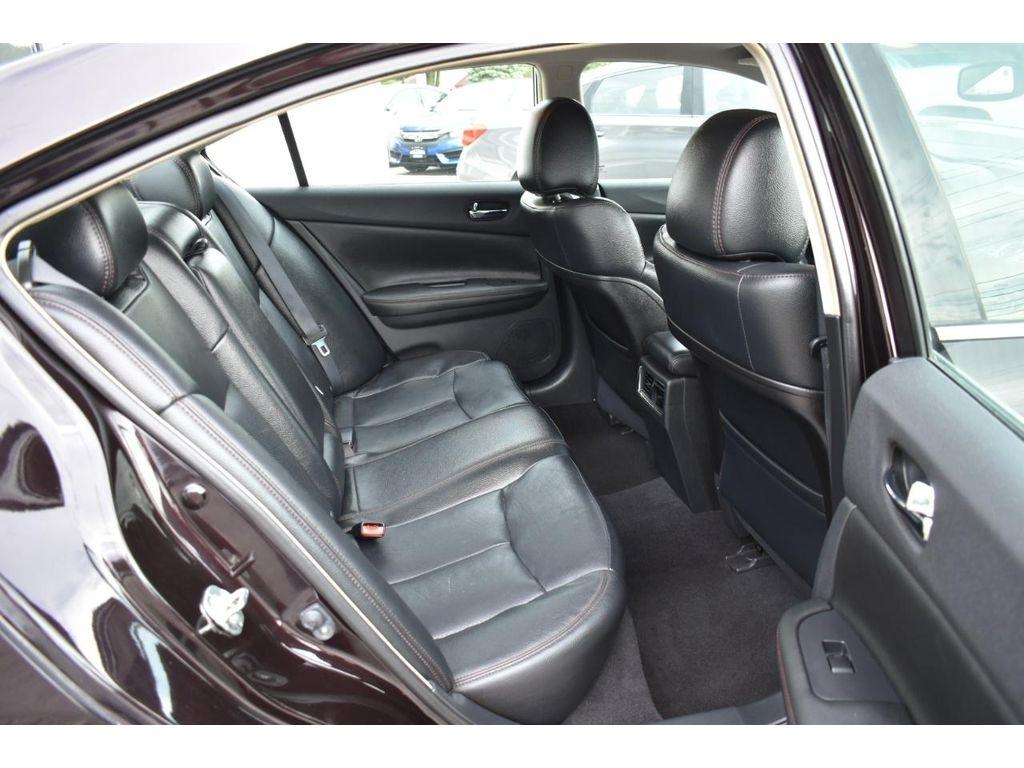 Nissan Maxima SV 2011