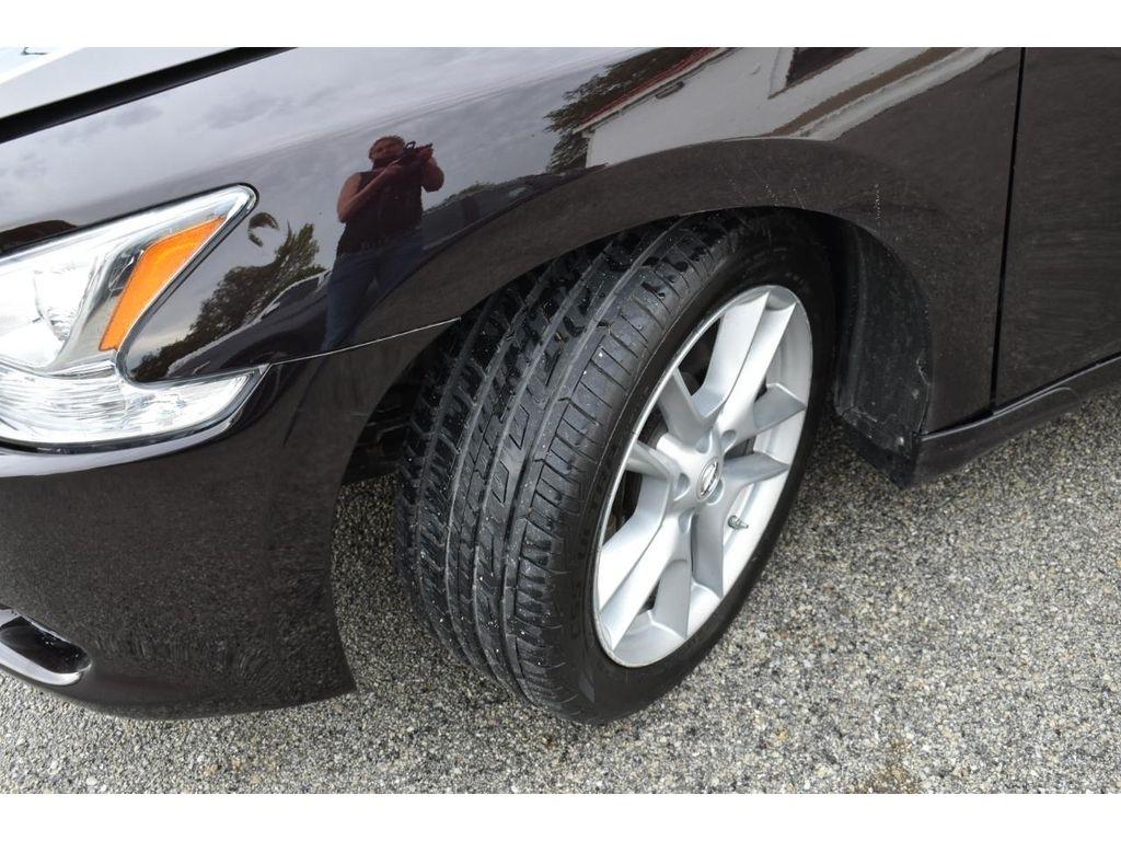 Nissan Maxima SV 2011