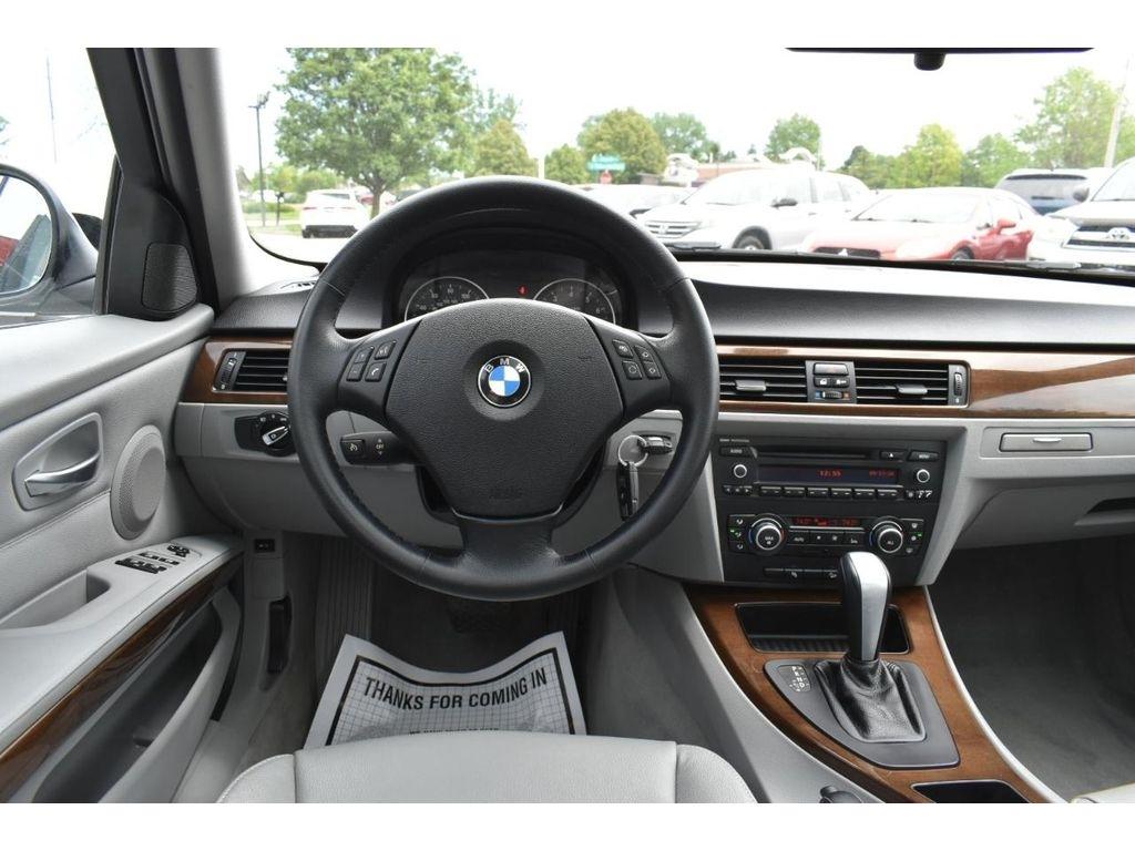 BMW 3-Series 335i xDrive 2011