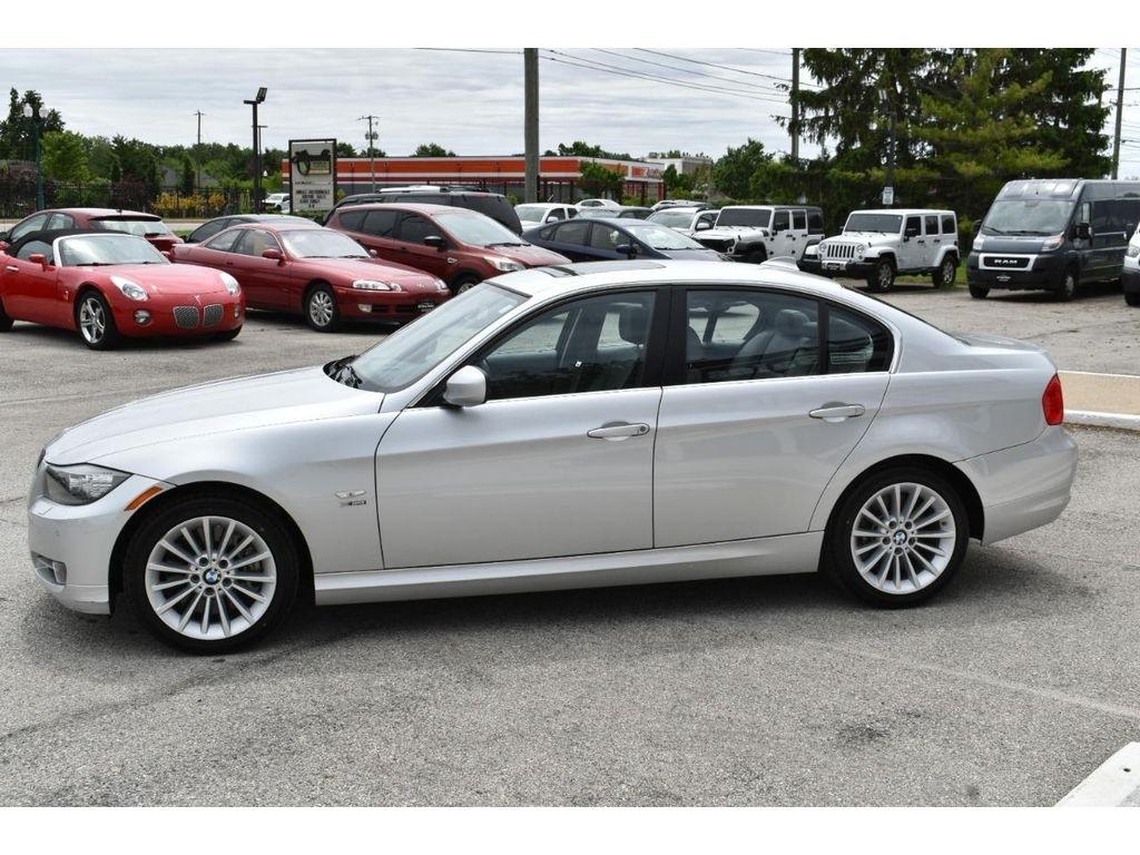 BMW 3-Series 335i xDrive 2011
