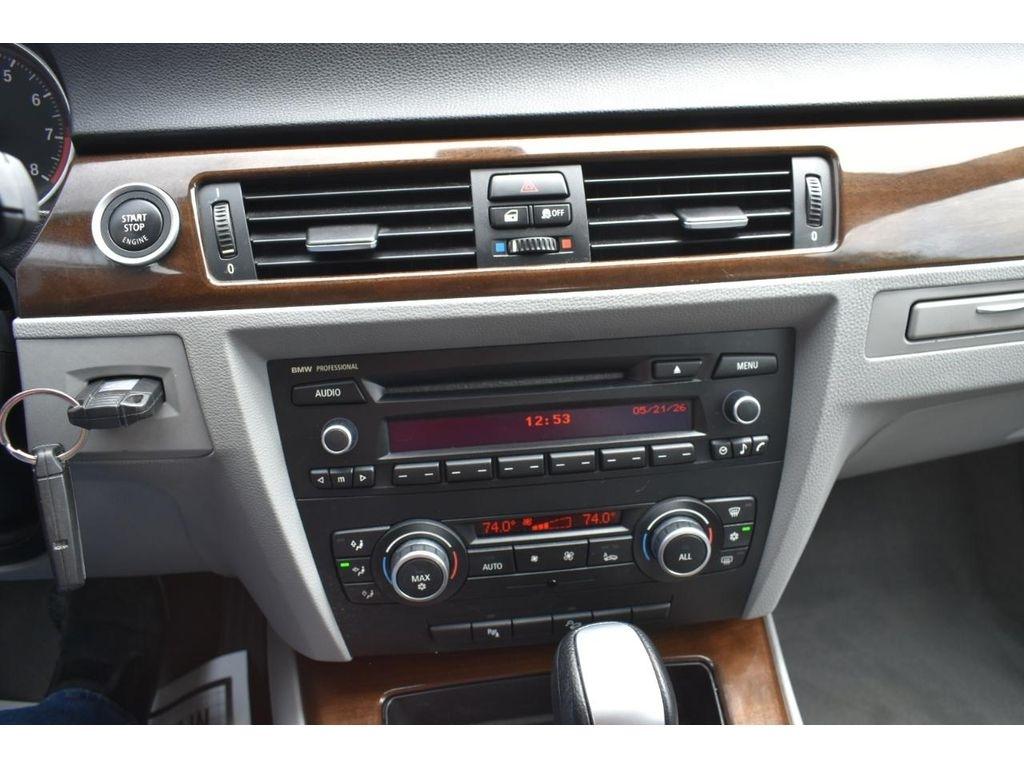 BMW 3-Series 335i xDrive 2011
