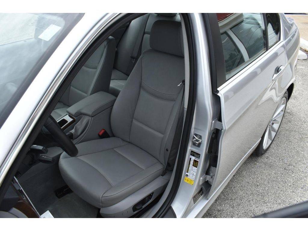 BMW 3-Series 335i xDrive 2011