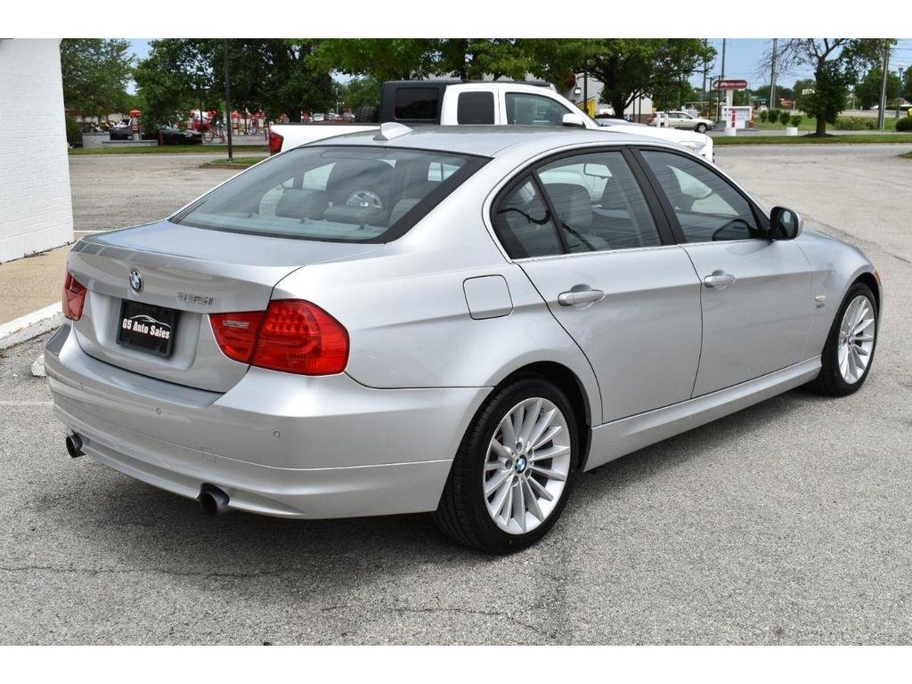 BMW 3-Series 335i xDrive 2011