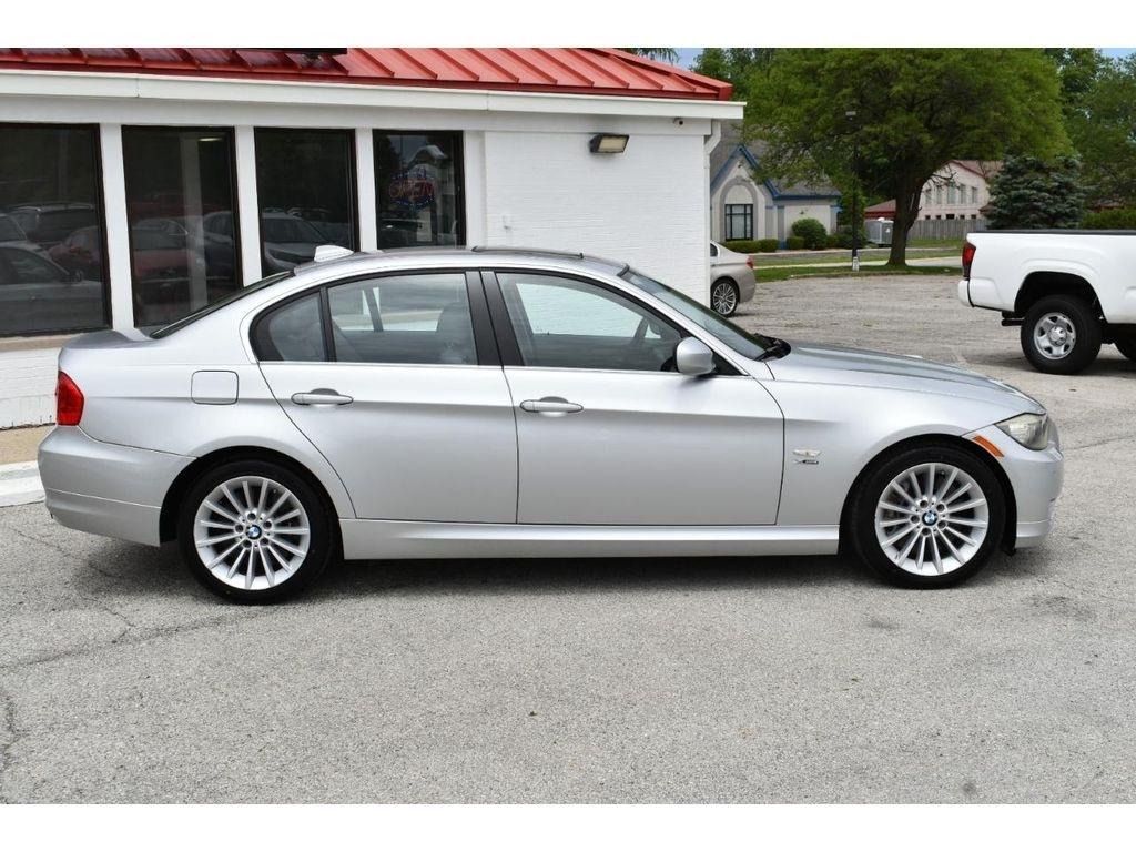 BMW 3-Series 335i xDrive 2011