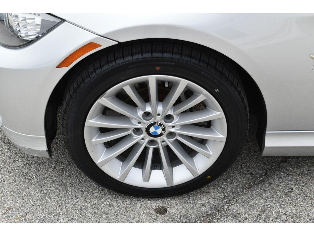 BMW 3-Series 335i xDrive 2011
