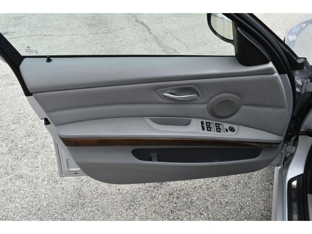 BMW 3-Series 335i xDrive 2011