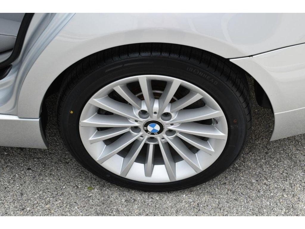 BMW 3-Series 335i xDrive 2011