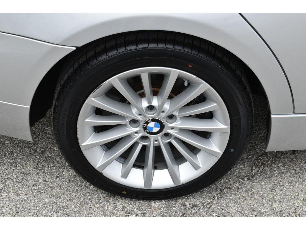 BMW 3-Series 335i xDrive 2011