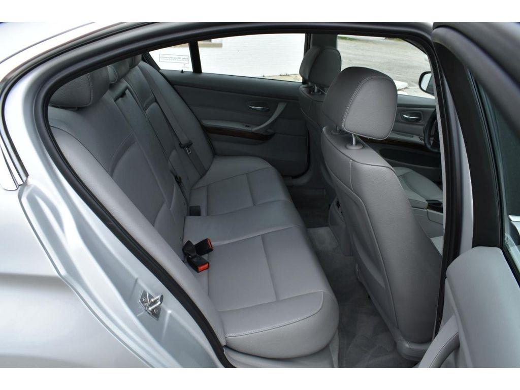 BMW 3-Series 335i xDrive 2011