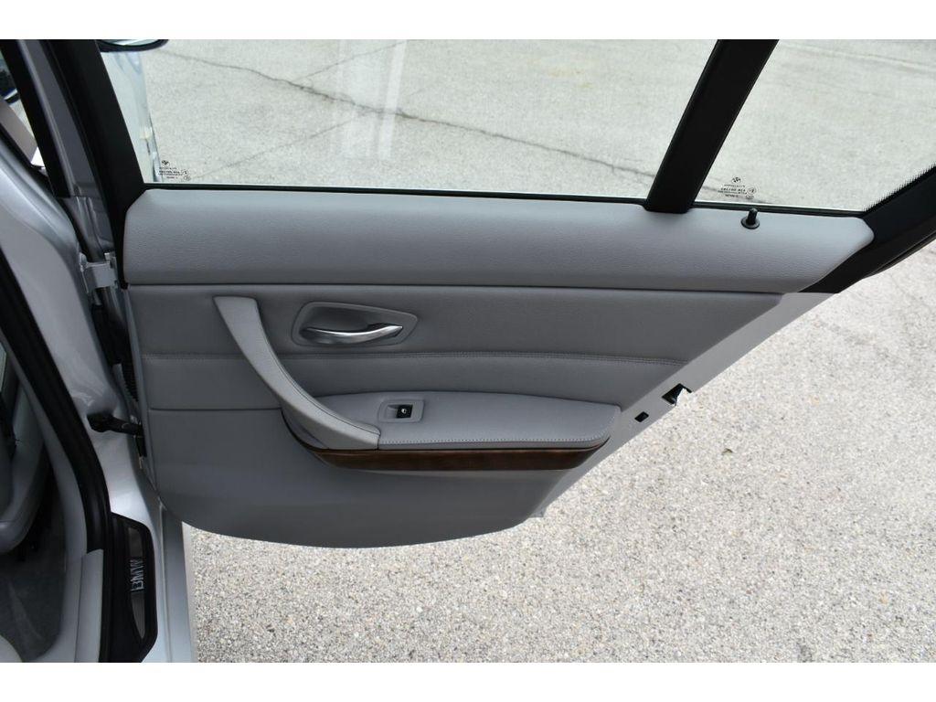 BMW 3-Series 335i xDrive 2011