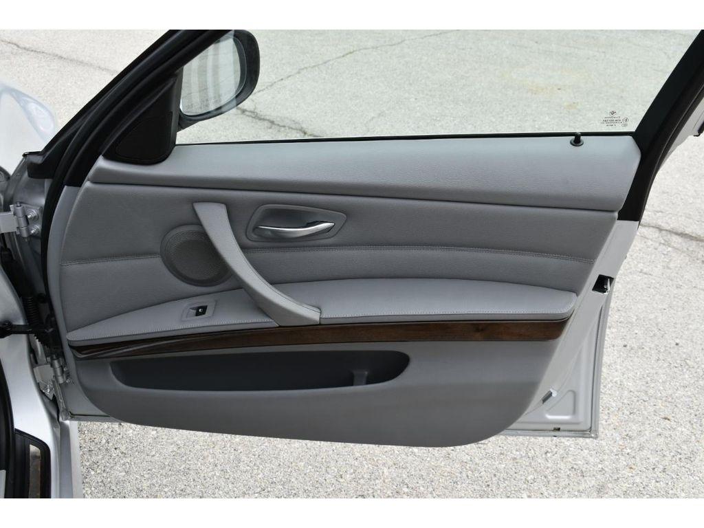 BMW 3-Series 335i xDrive 2011