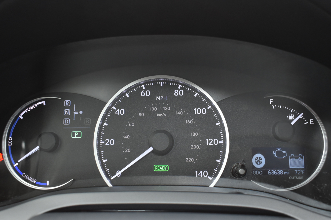 Lexus CT 200h Hybrid 4D Premium Sedan 2013