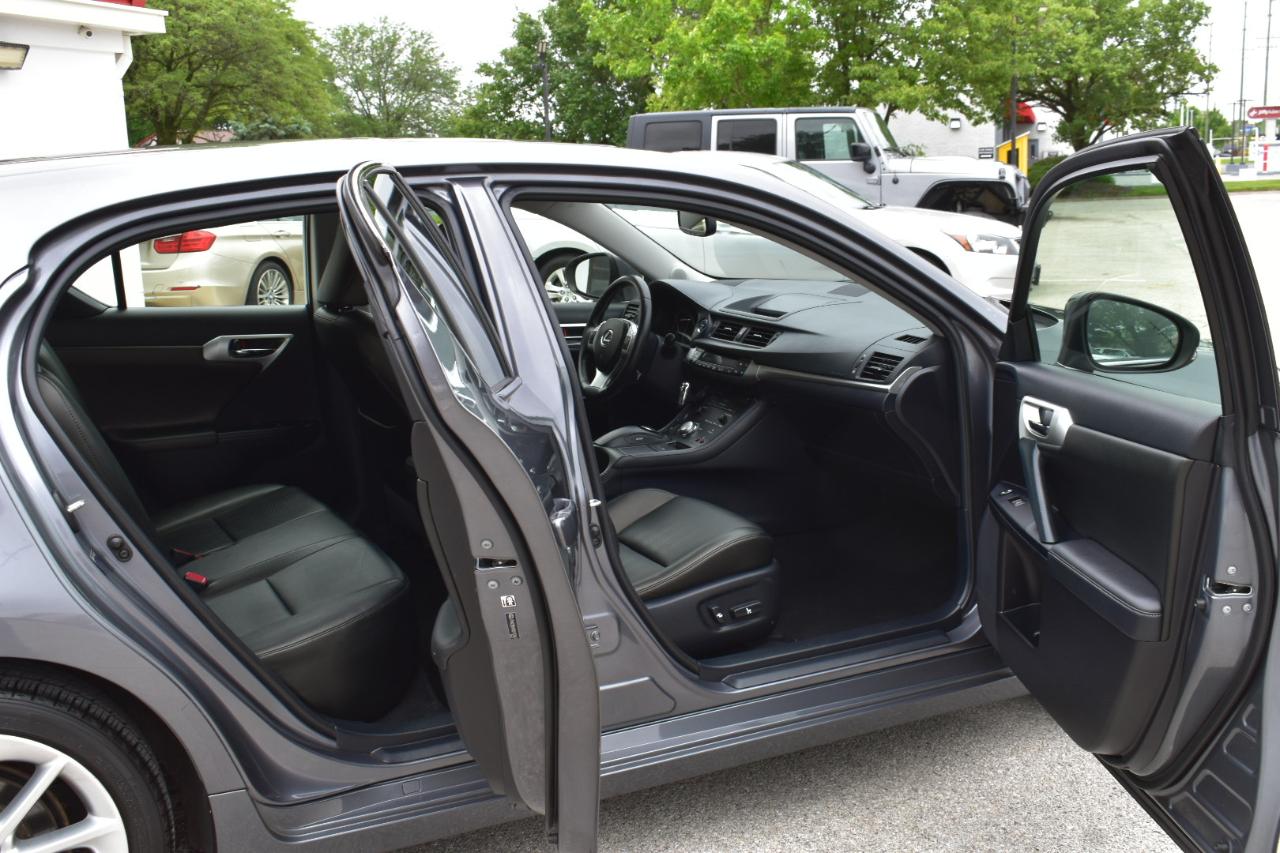 Lexus CT 200h Hybrid 4D Premium Sedan 2013