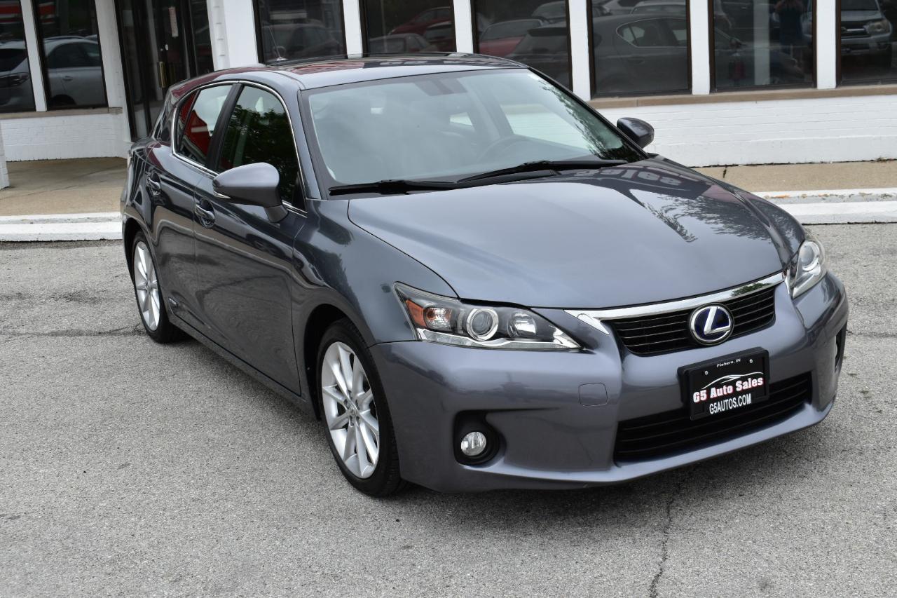 Lexus CT 200h Hybrid 4D Premium Sedan 2013