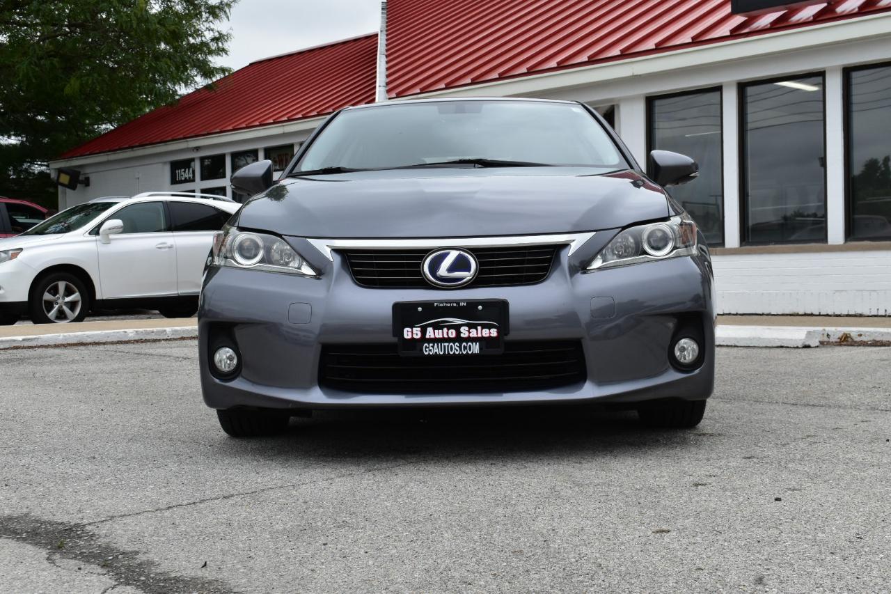 Lexus CT 200h Hybrid 4D Premium Sedan 2013