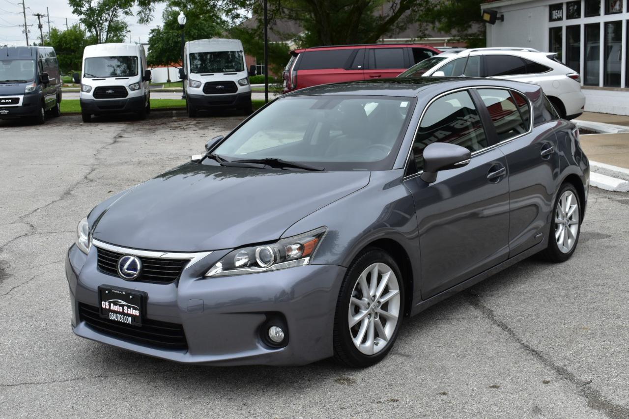 Lexus CT 200h Hybrid 4D Premium Sedan 2013