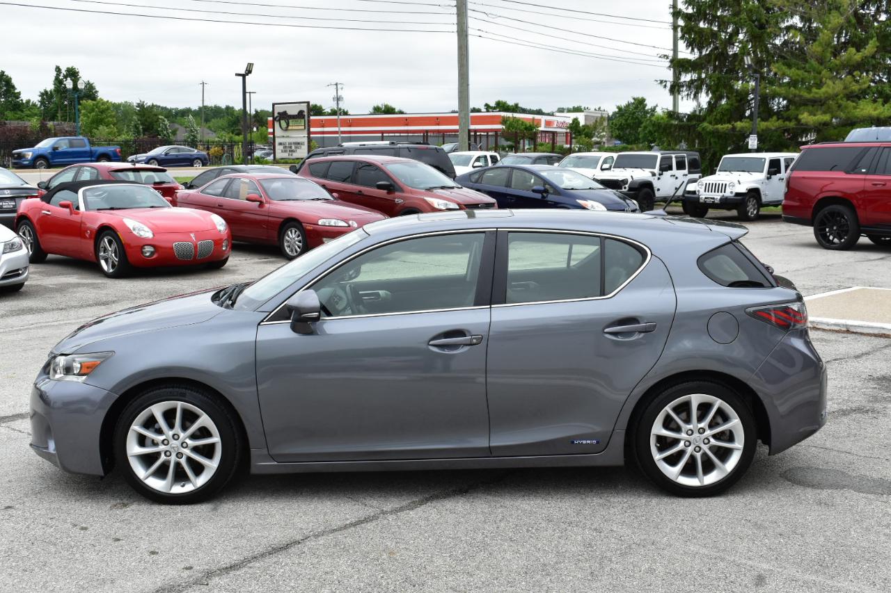 Lexus CT 200h Hybrid 4D Premium Sedan 2013