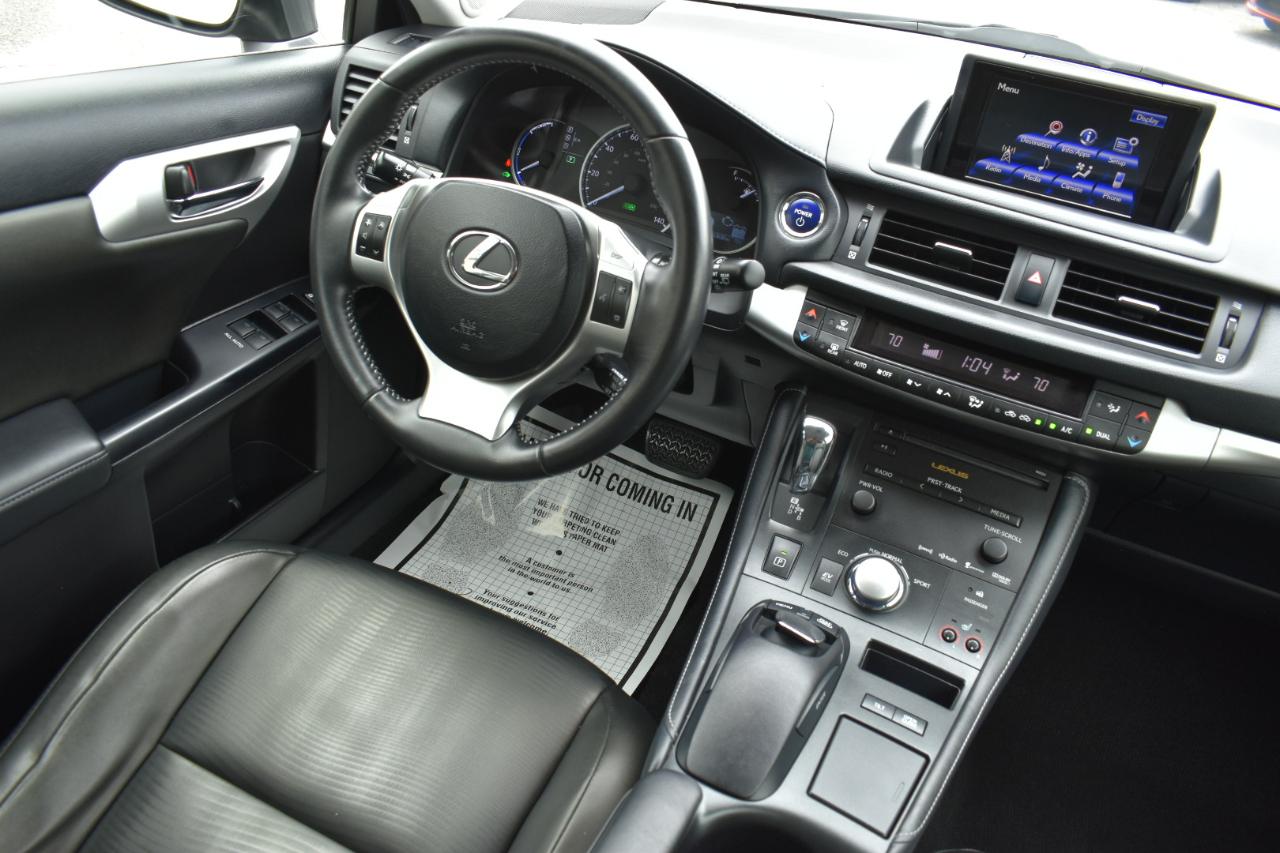 Lexus CT 200h Hybrid 4D Premium Sedan 2013