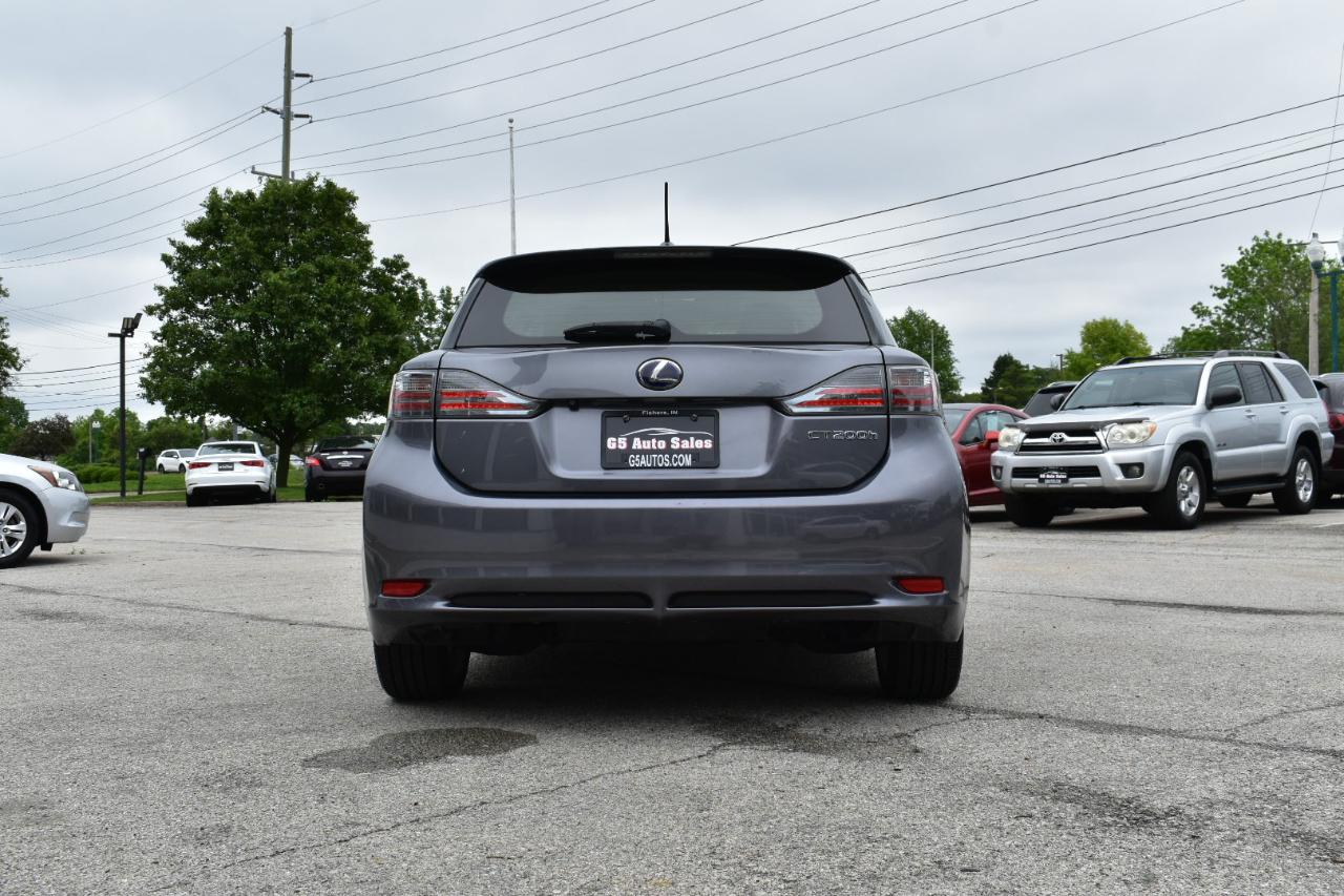 Lexus CT 200h Hybrid 4D Premium Sedan 2013