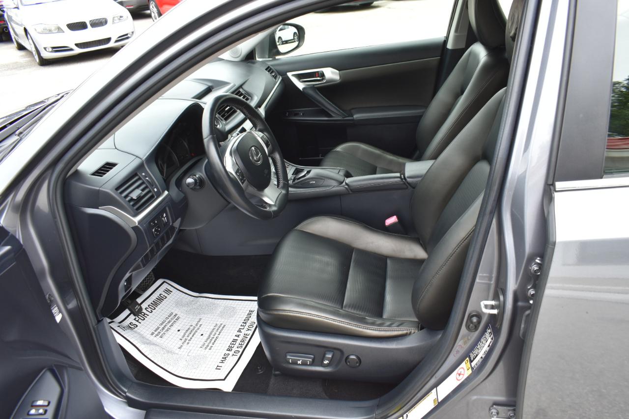 Lexus CT 200h Hybrid 4D Premium Sedan 2013