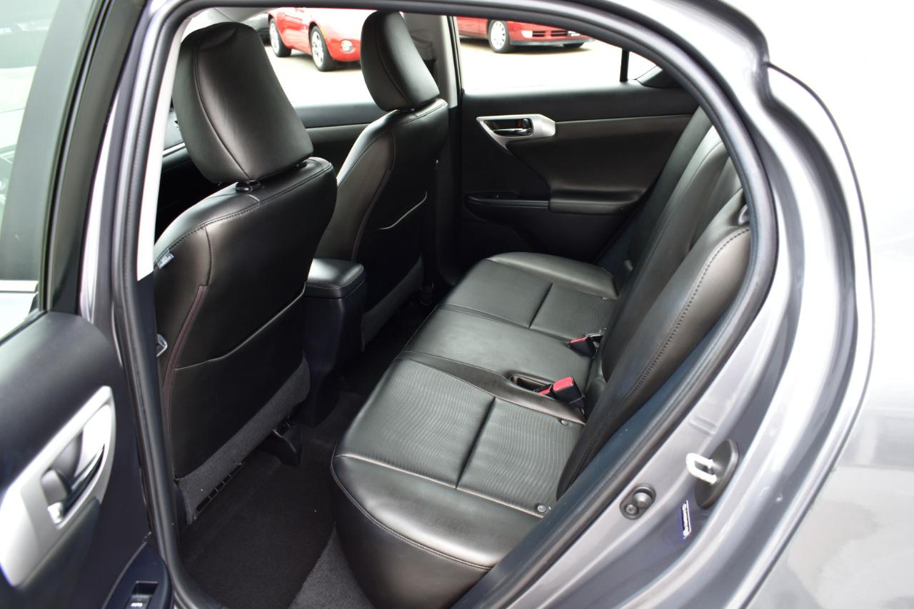 Lexus CT 200h Hybrid 4D Premium Sedan 2013