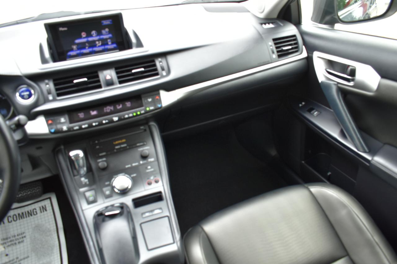 Lexus CT 200h Hybrid 4D Premium Sedan 2013