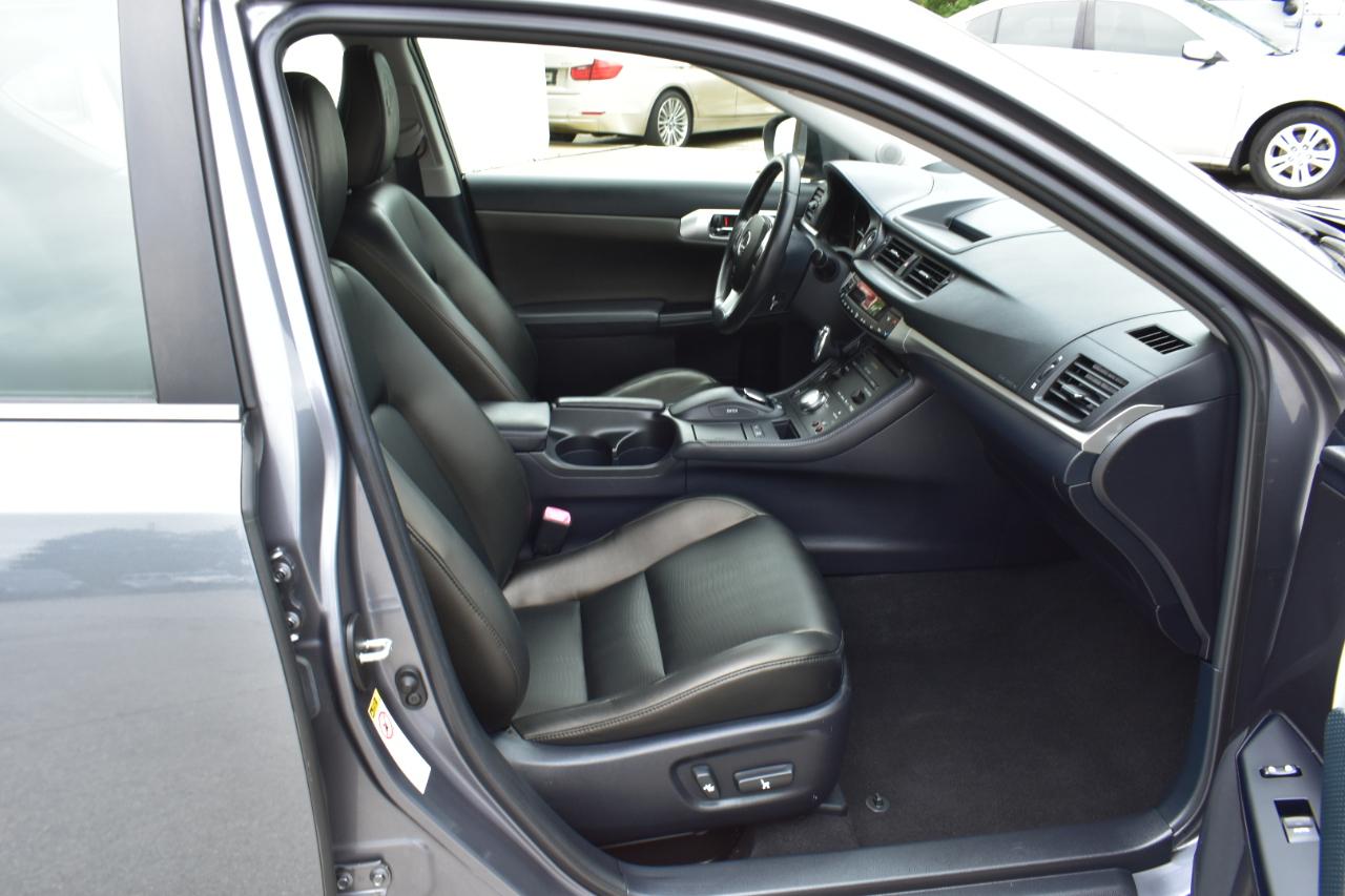Lexus CT 200h Hybrid 4D Premium Sedan 2013