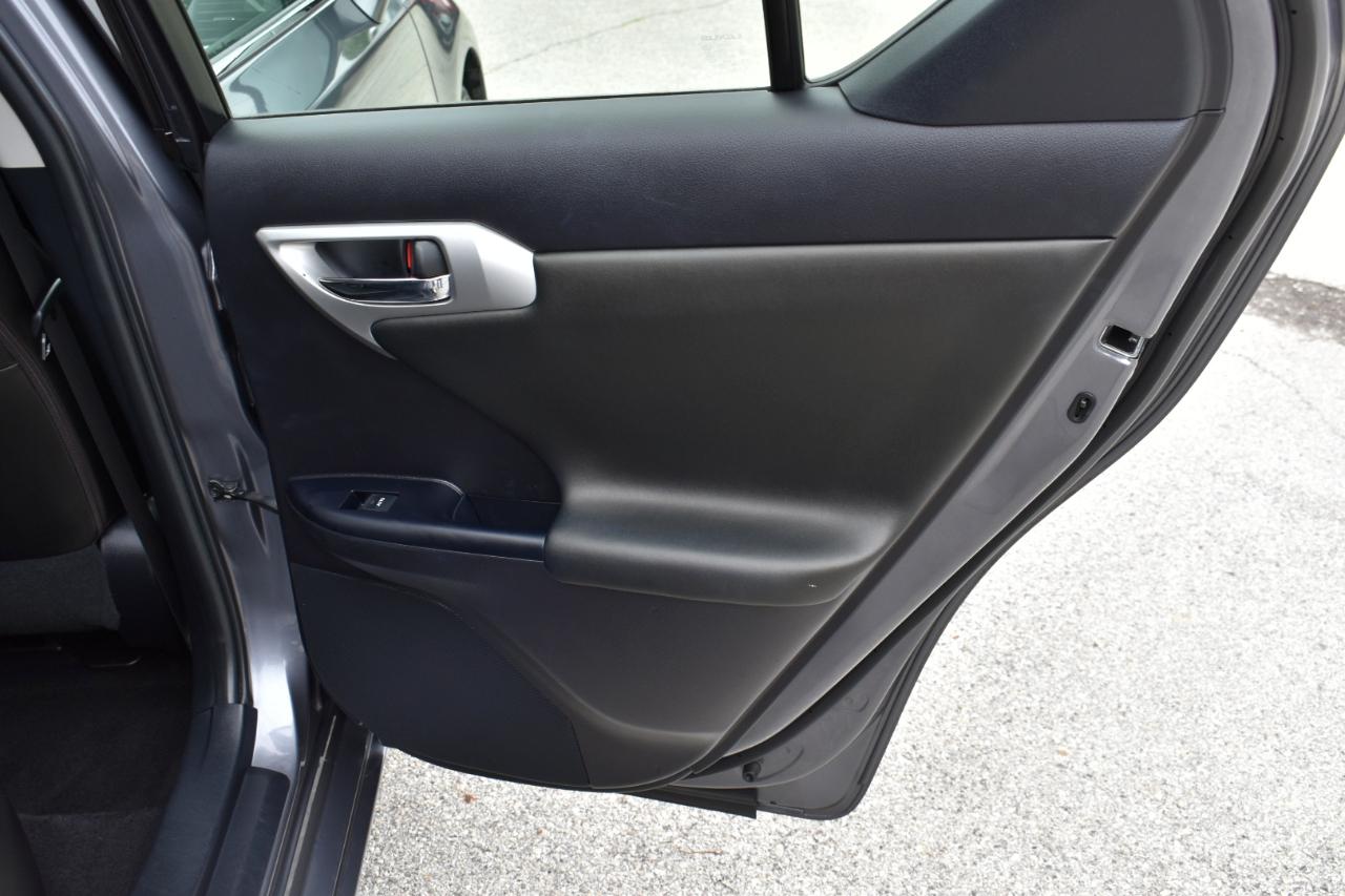 Lexus CT 200h Hybrid 4D Premium Sedan 2013