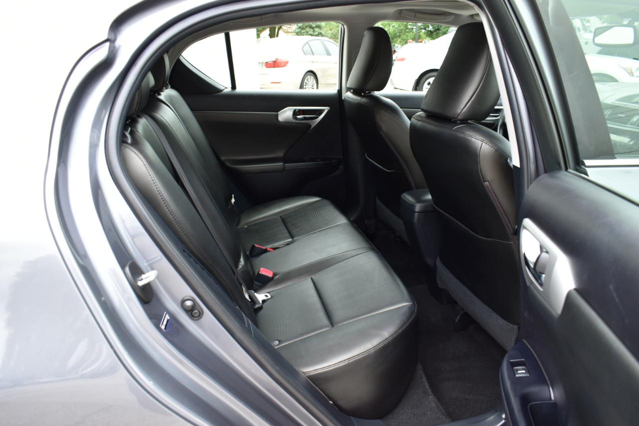 Lexus CT 200h Hybrid 4D Premium Sedan 2013