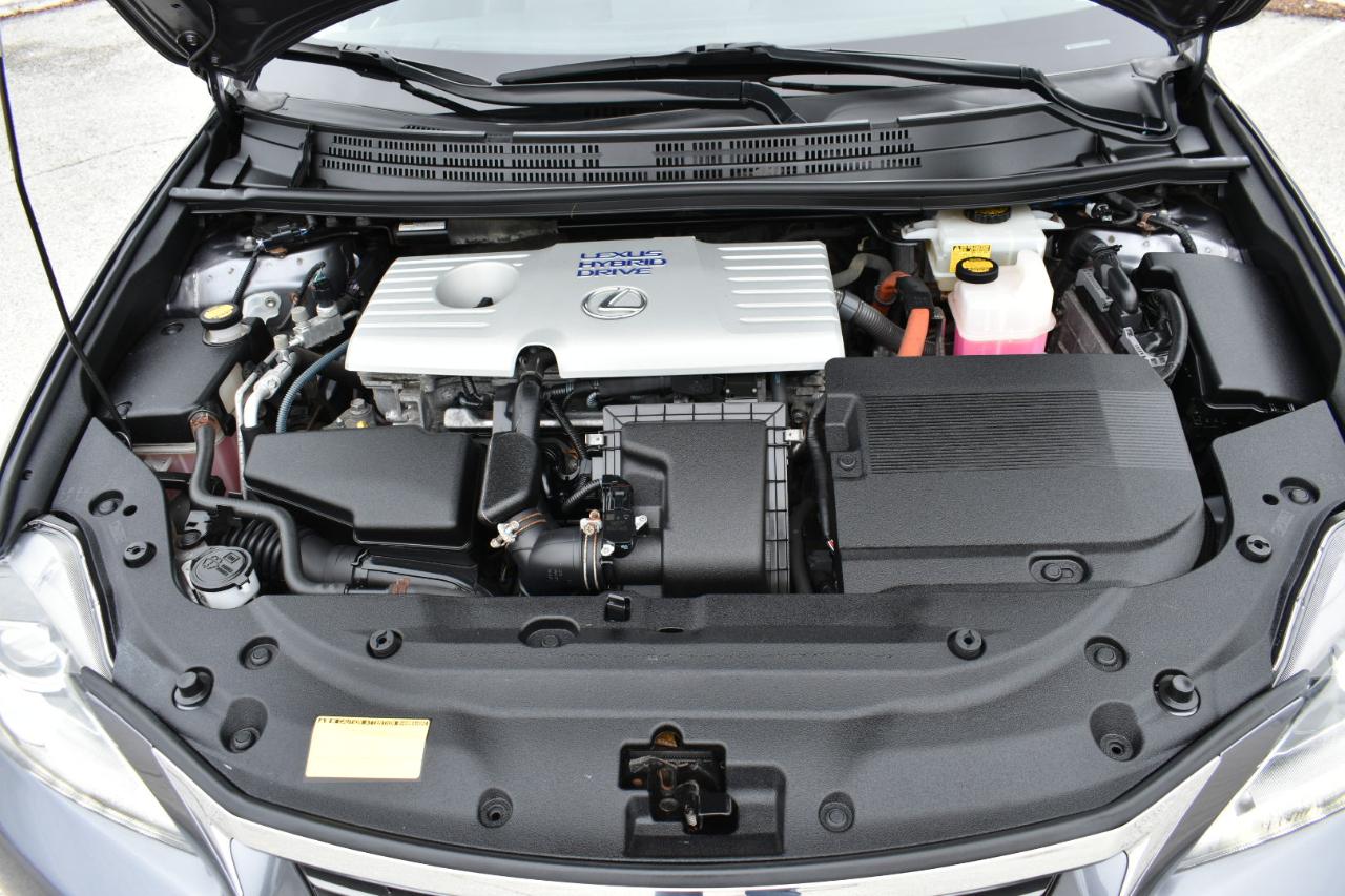 Lexus CT 200h Hybrid 4D Premium Sedan 2013