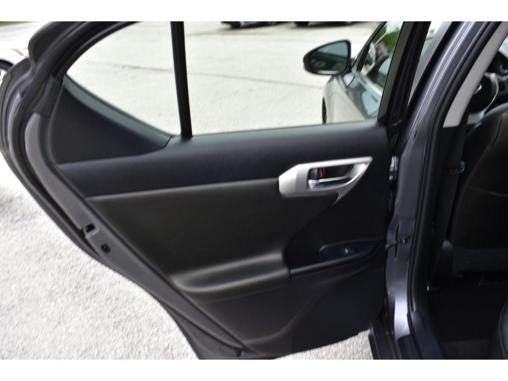 Lexus CT 200h Hybrid 4D Premium Sedan 2013