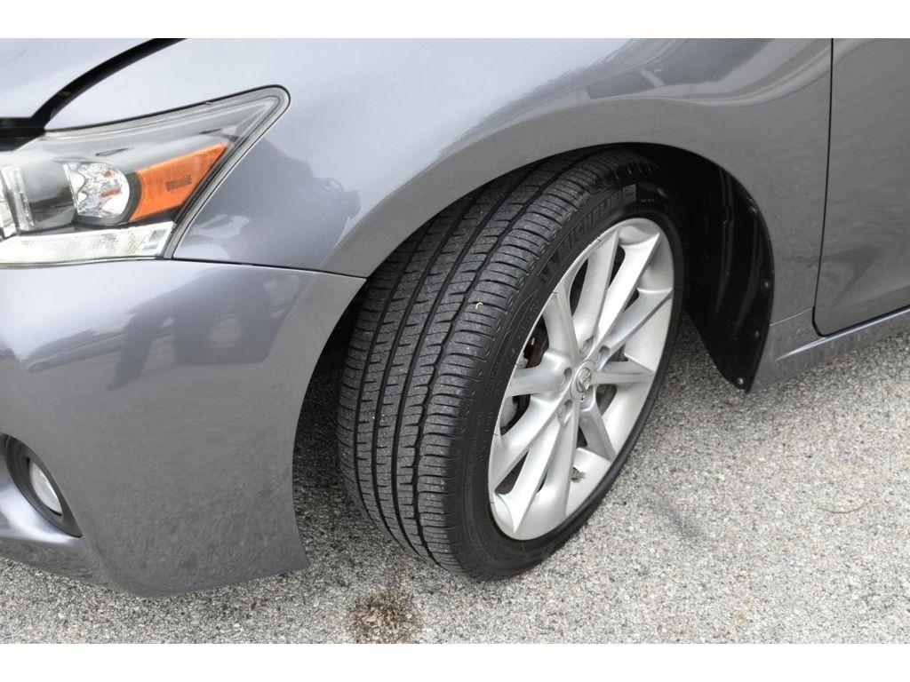 Lexus CT 200h Hybrid 4D Premium Sedan 2013
