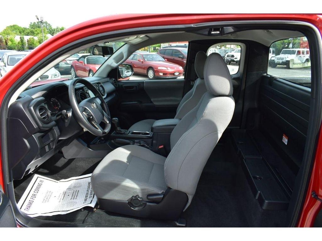 Toyota Tacoma SR5 Access Cab I4 6AT 4WD 2017