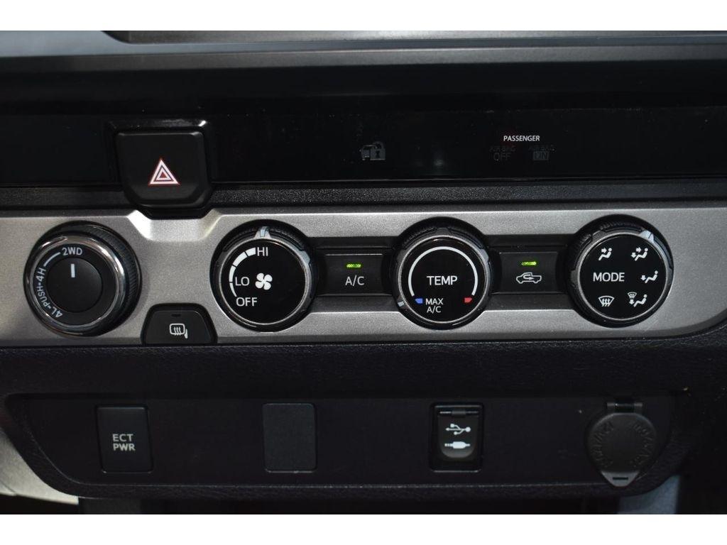 Toyota Tacoma SR5 Access Cab I4 6AT 4WD 2017