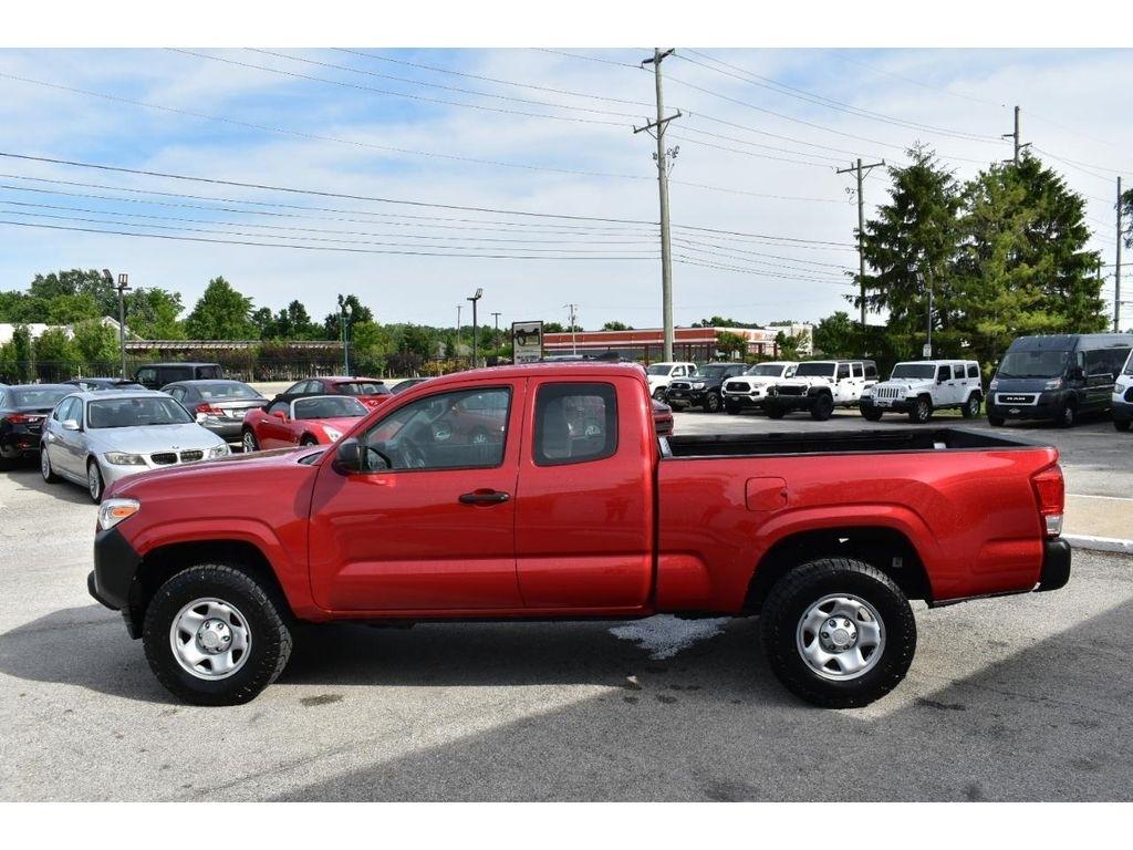Toyota Tacoma SR5 Access Cab I4 6AT 4WD 2017