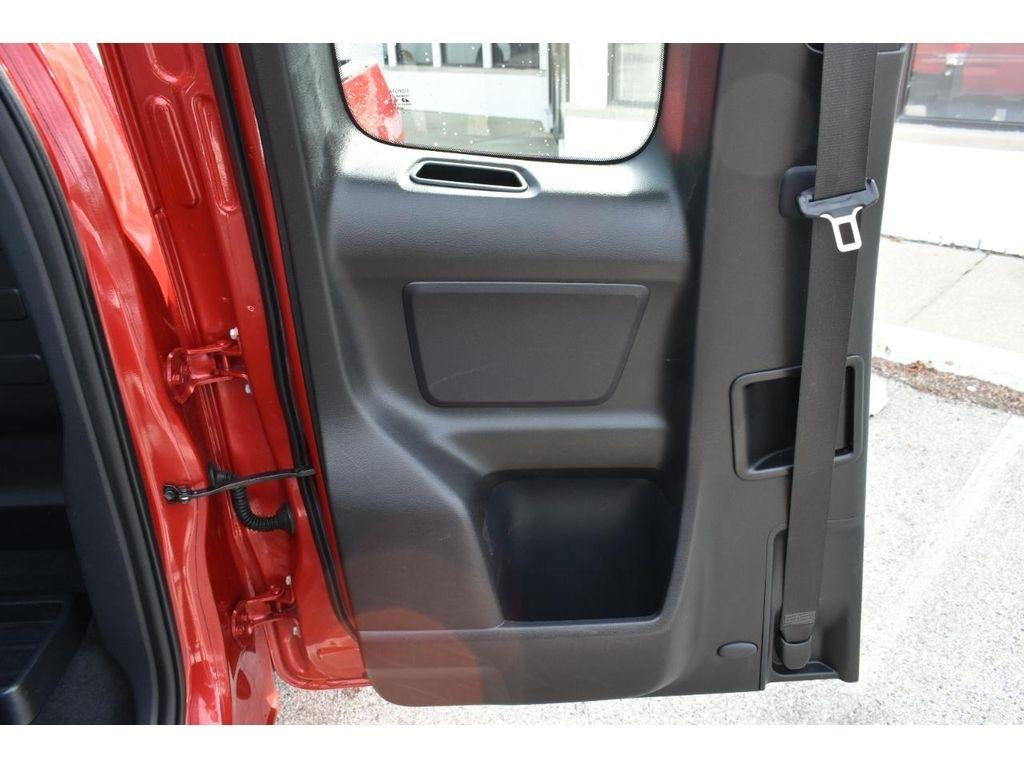 Toyota Tacoma SR5 Access Cab I4 6AT 4WD 2017