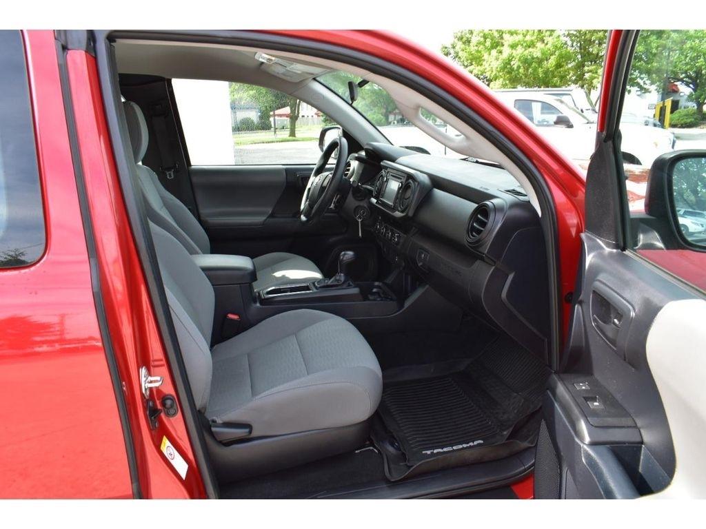 Toyota Tacoma SR5 Access Cab I4 6AT 4WD 2017