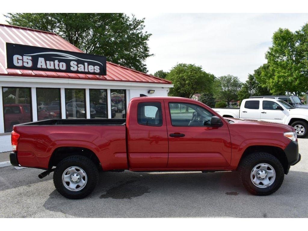 Toyota Tacoma SR5 Access Cab I4 6AT 4WD 2017