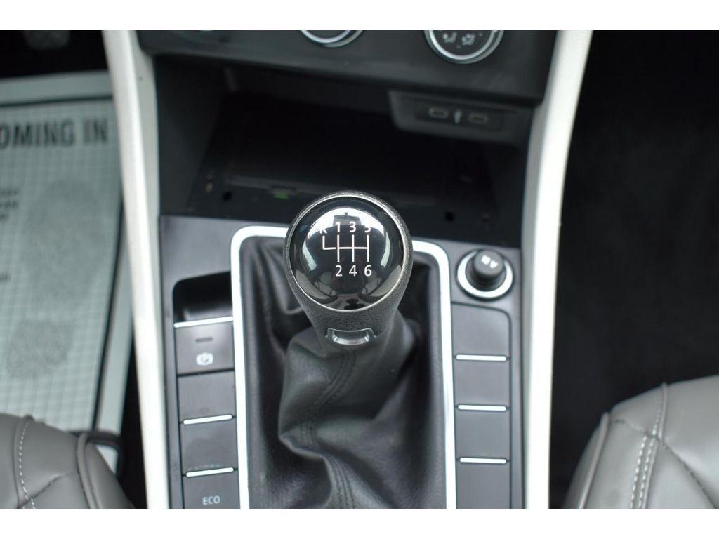 Volkswagen Jetta 1.4T S 6M 2020