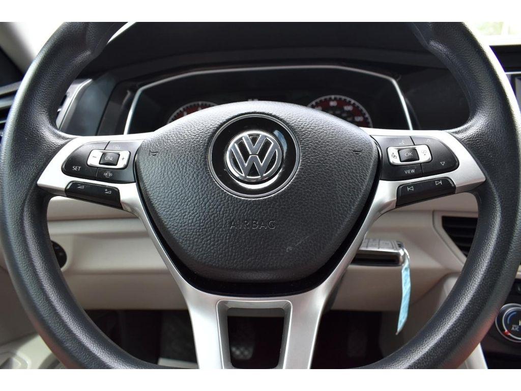 Volkswagen Jetta 1.4T S 6M 2020