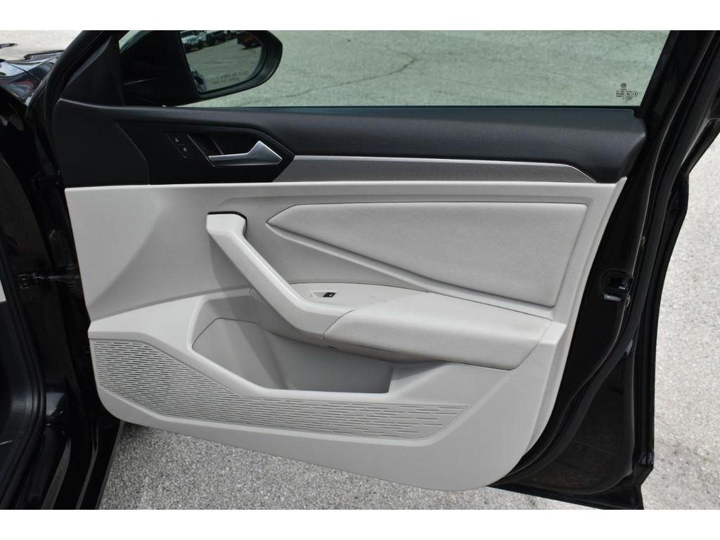Volkswagen Jetta 1.4T S 6M 2020