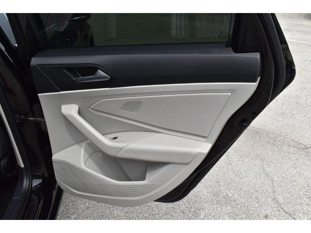 Volkswagen Jetta 1.4T S 6M 2020