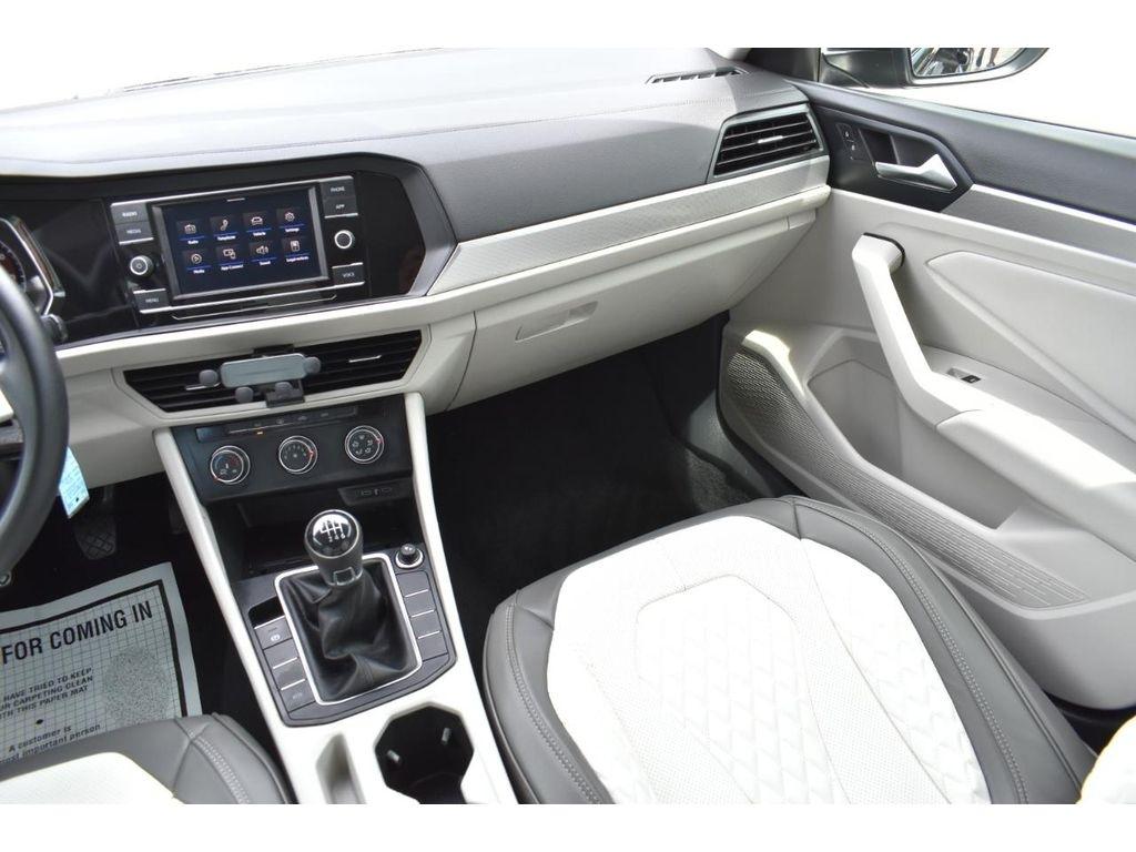 Volkswagen Jetta 1.4T S 6M 2020