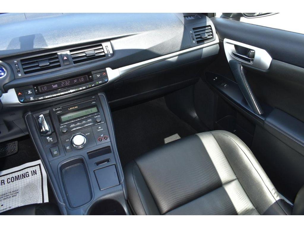 Lexus CT 200h Premium 2011
